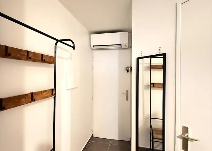 Le Petit Scarlett - Clim, Parking & Piscine Апартаменты